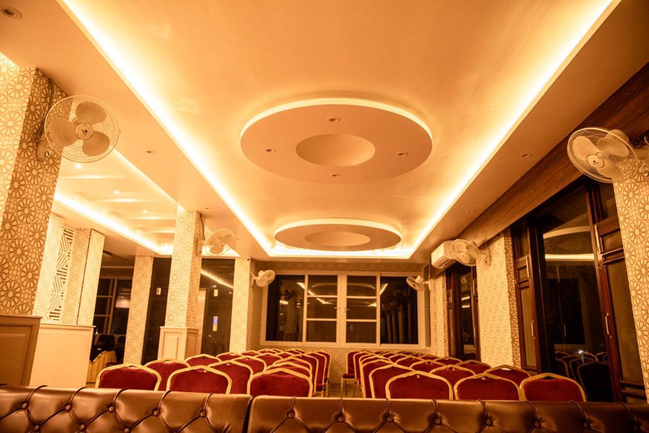 Hotel The Florence Chamba  Esterno foto
